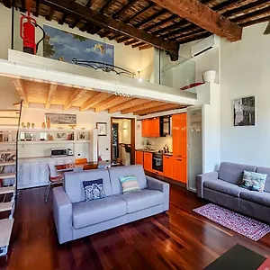 https://cavour-suite-mezzanine.it-tuscanyhotel.com