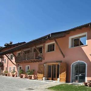 https://antico-fienile-sedico.hotelinveneto.com