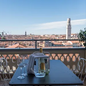 https://casa-corvina.hotelinveneto.com